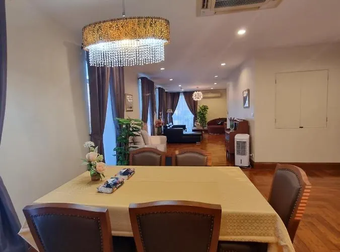 Chez Moi Private Executive Sukhumvit 26 Apartment